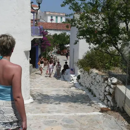 Magnolia Apartment In The Old Village, Alonissos Alónnisos